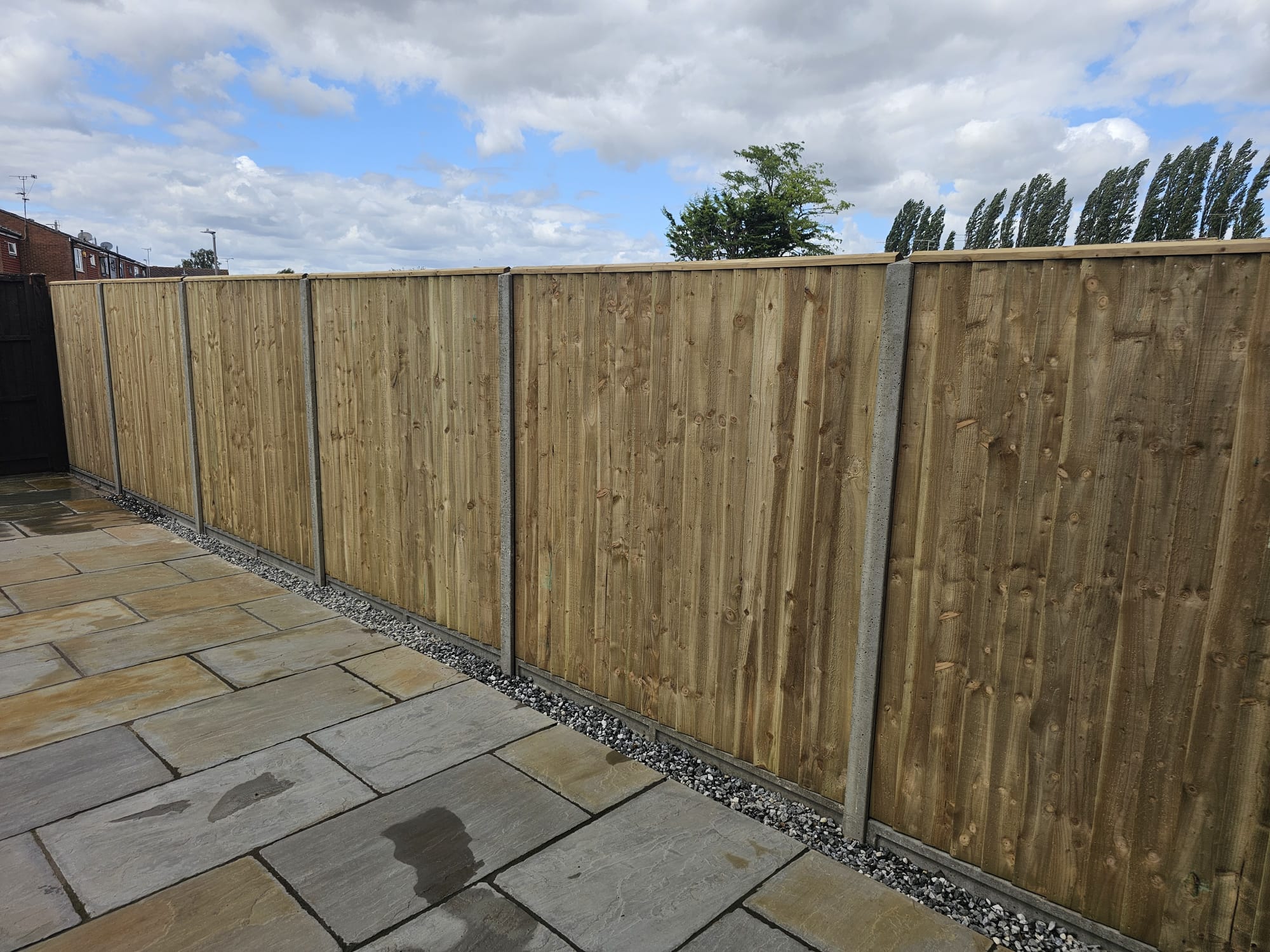 Professional fencing installation in Leighton Buzzard